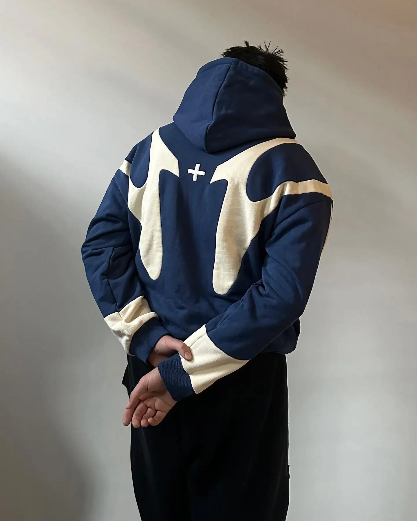 THE WAVE HOODIE